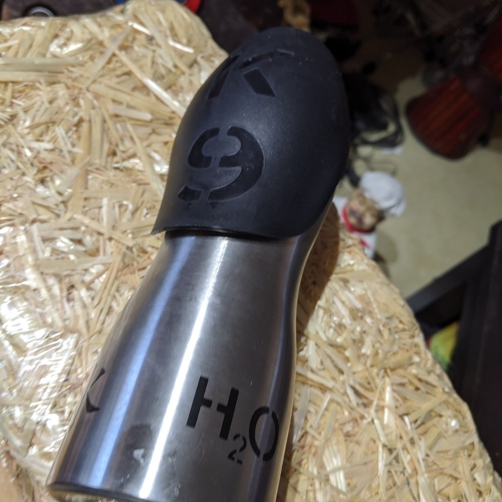 H2O4K9 Doggie Water on the go - Picture 2 of 5